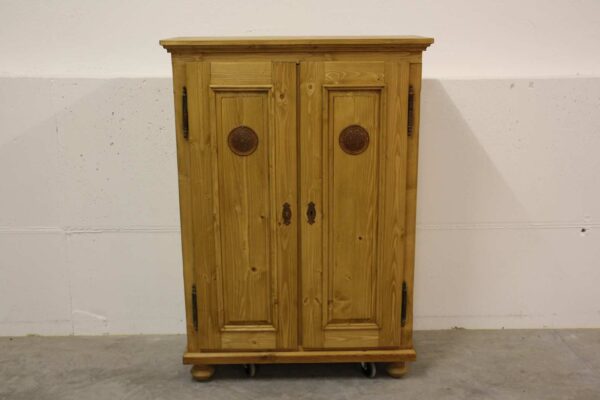 Antiker Brotschrank – Almer Schrank Replik