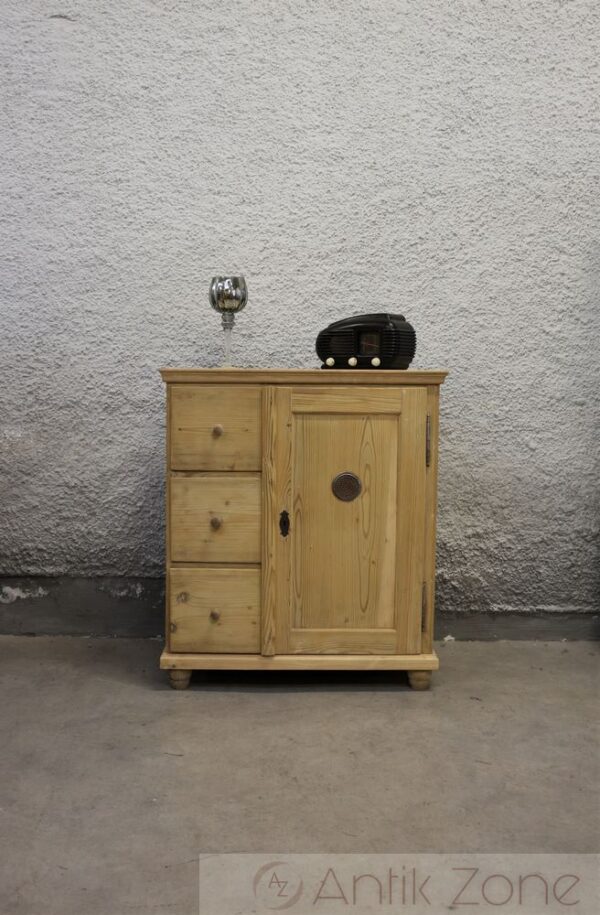 Brotschrank mit 3 Schubladen