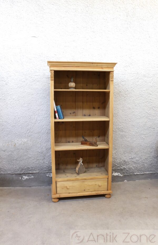 Bücherregal