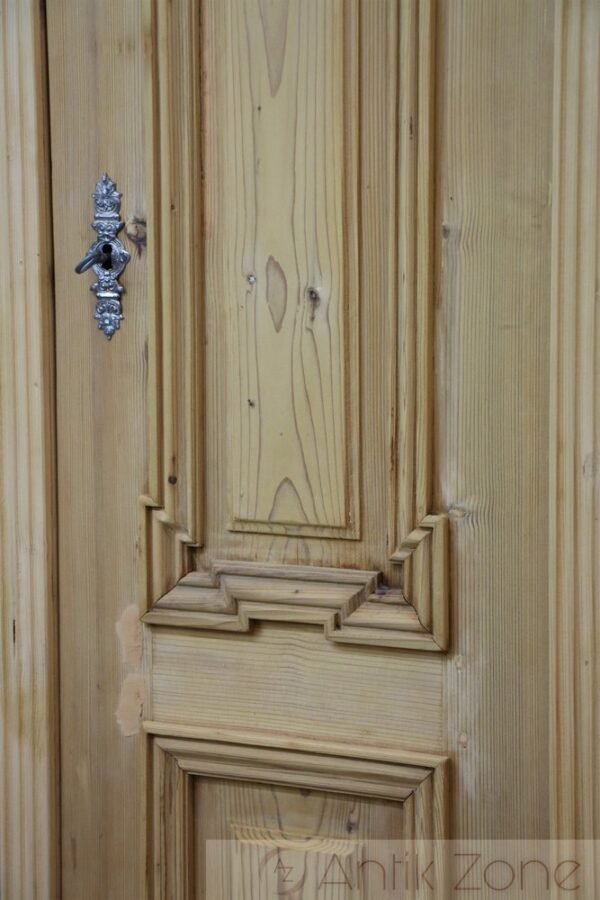 Pfeilerschrank Antik – Bild 2