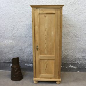 Pfeilerschrank