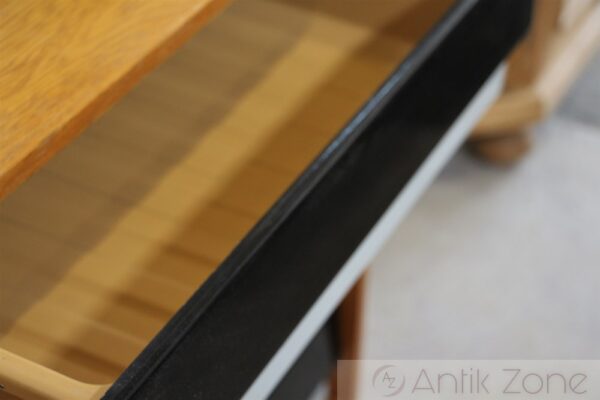 Jiroutek - Sideboard
