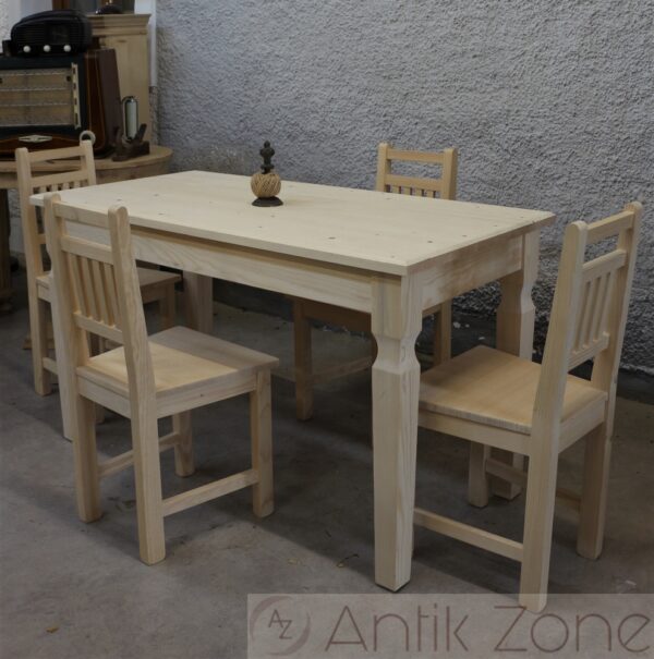 Tisch mit Stühle
