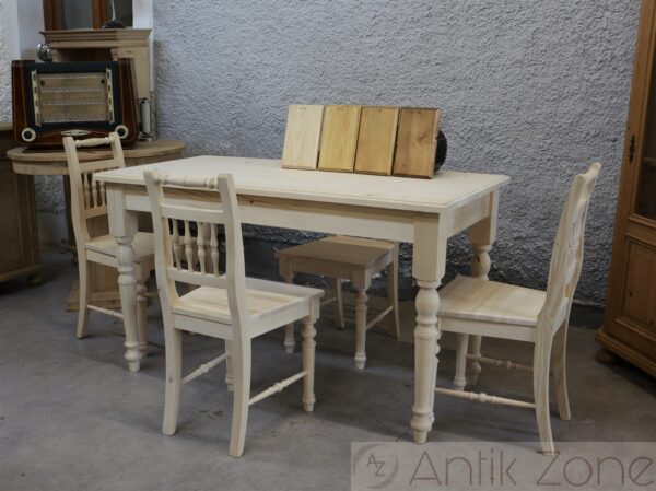 Tisch mit 4 Stühle – Bild 2