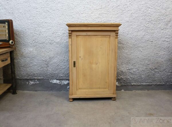 Kleiner Brotschrank