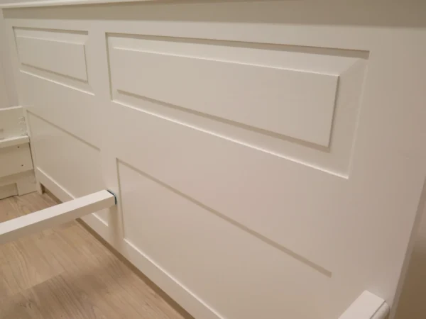 Massivholz Bett im Landhausstil - detail